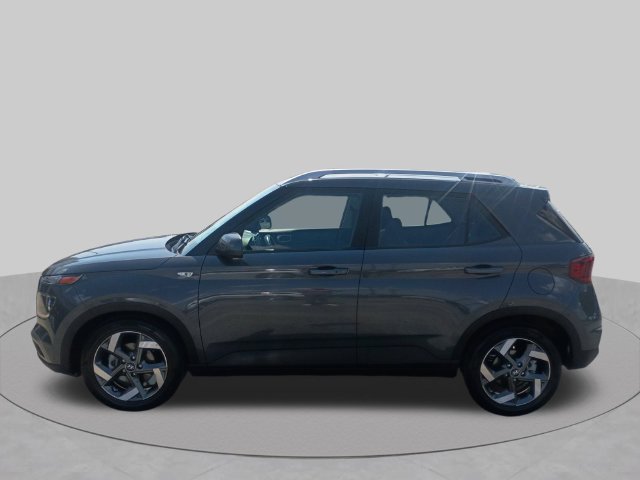 Used 2025 Hyundai Venue SEL FWD image 3