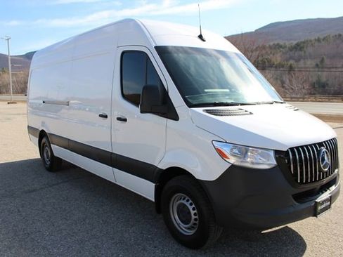 Used 2023 Mercedes-Benz Sprinter 2500 image 43