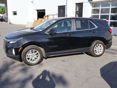 Used 2024 Chevrolet Equinox LT w/ LPO, Floor Liner Package FWD image 18