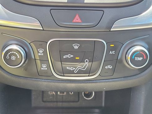 Used 2019 Chevrolet Equinox LT FWD image 27