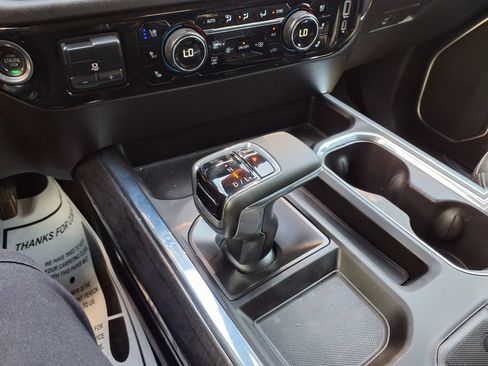 Used 2025 Chevrolet Silverado 1500 LTZ AWD/4WD image 30