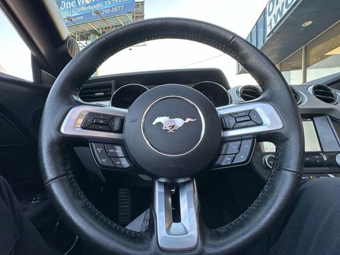 Used 2016 Ford Mustang Premium image 21