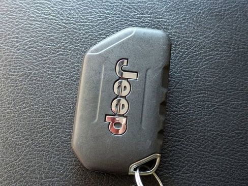 Used 2022 Jeep Wrangler Sport AWD/4WD image 30