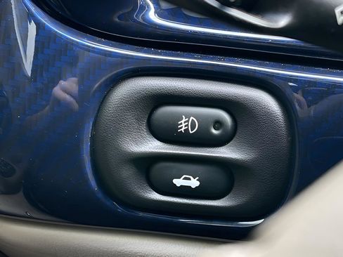 Used 2004 Chevrolet Corvette Convertible w/ Preferred Equipment Group image 23