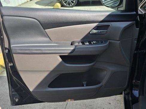 Used 2016 Honda Odyssey SE image 14