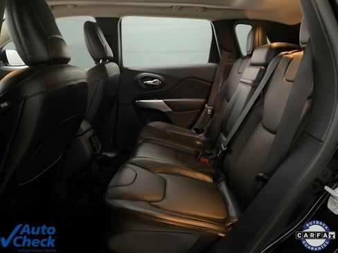 Used 2017 Jeep Cherokee Overland w/ Technology Group image 65