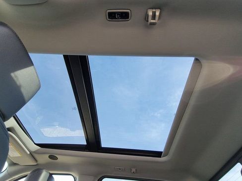 New 2026 Ford F250 Lariat w/ Black Appearance Package image 9