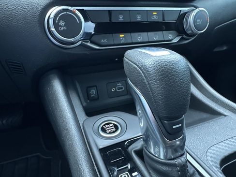 Used 2024 Nissan Sentra S image 19