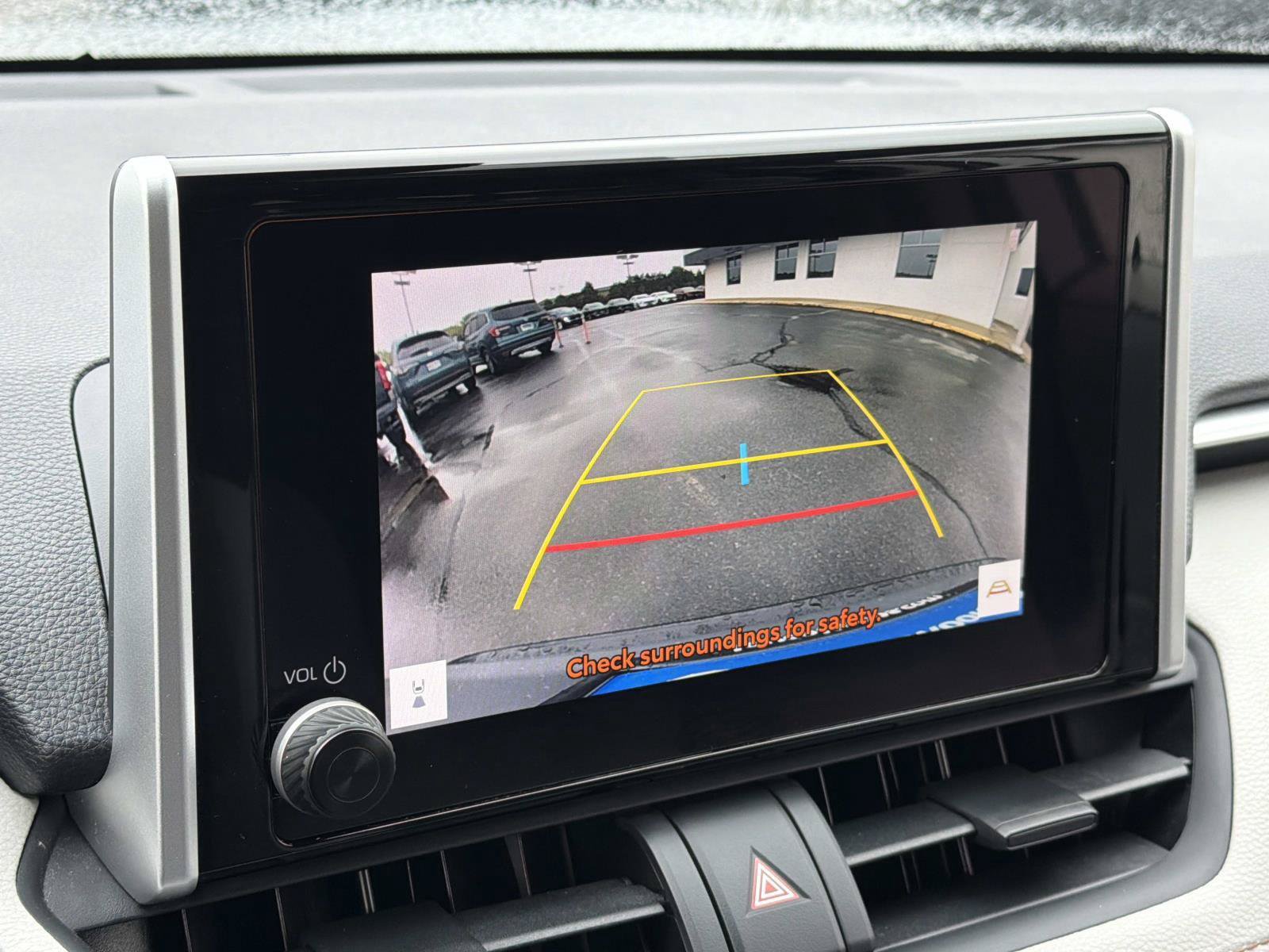 Used 2023 Toyota RAV4 XLE AWD/4WD image 12