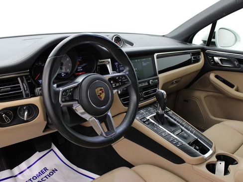 Certified 2021 Porsche Macan S AWD/4WD image 4