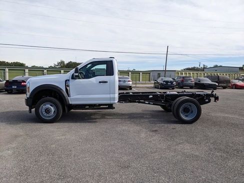 New 2026 Ford F550 4x4 Regular Cab Super Duty image 7