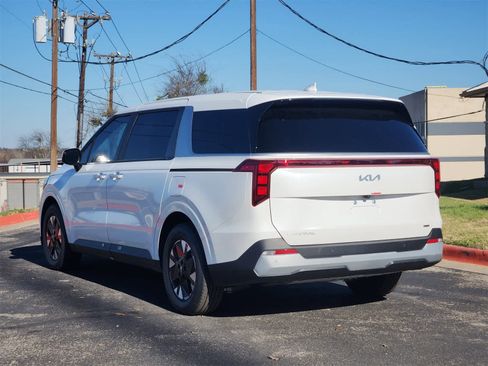 New 2026 Kia Carnival LXS image 5