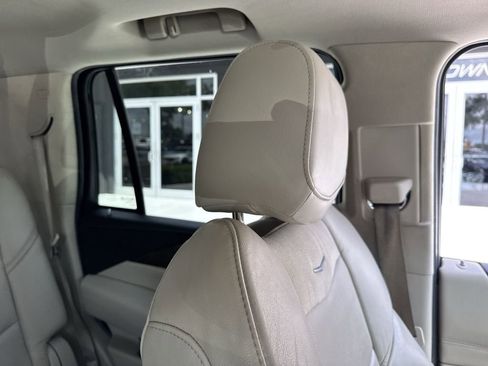 Used 2018 Cadillac Escalade Luxury AWD/4WD image 20