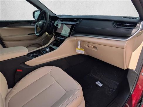 New 2026 Jeep Grand Cherokee Limited image 17