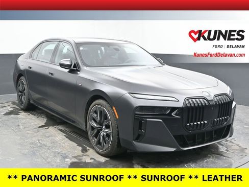 Used 2023 BMW 760i xDrive image 1
