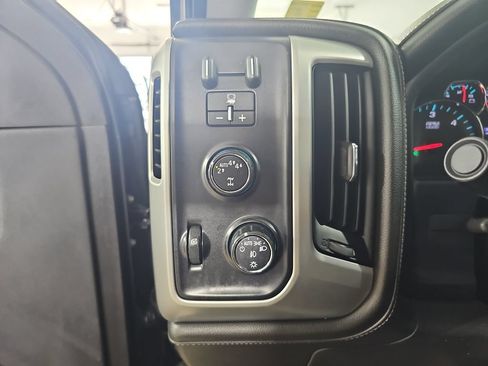 Used 2017 GMC Sierra 1500 SLE w/ SLE Value Package AWD/4WD image 30