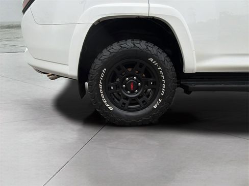 Used 2018 Toyota 4Runner TRD Off-Road Premium image 42