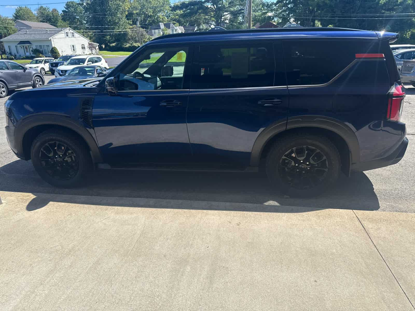 Certified 2025 Nissan Armada PRO-4X AWD/4WD image 6