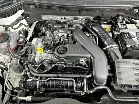 Certified 2024 Volkswagen Taos SEL AWD/4WD image 14