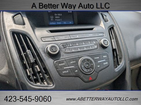 Used 2016 Ford Focus SE FWD image 11