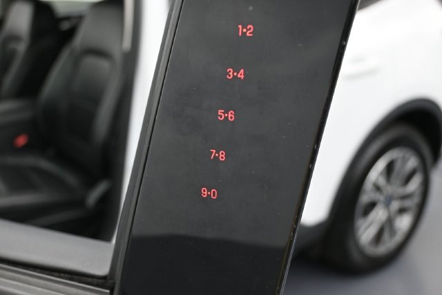 Used 2022 Ford Escape SEL FWD image 11