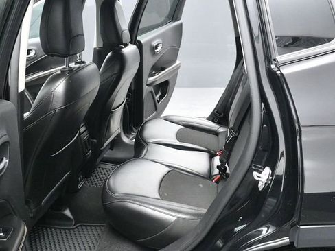 Used 2019 Jeep Compass Latitude w/ Popular Equipment Group image 15