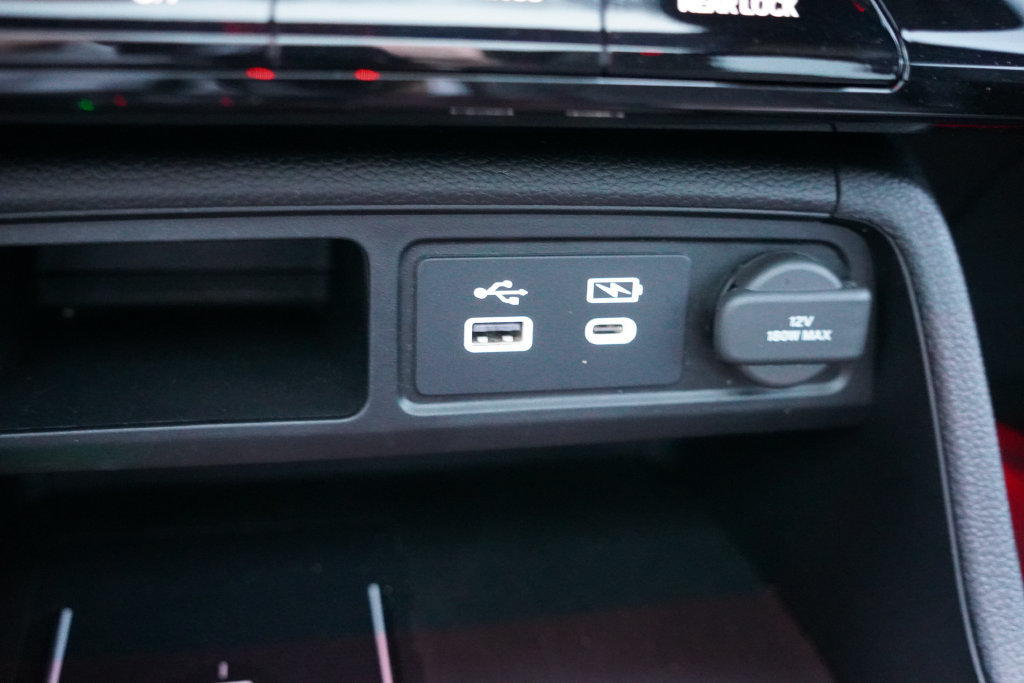 Used 2025 Honda Pilot Black Edition image 33