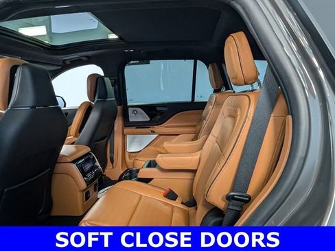 Used 2024 Lincoln Aviator Black Label AWD/4WD image 8