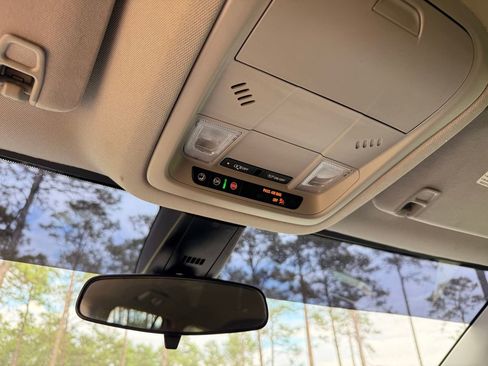 Used 2023 GMC Acadia SLE w/ Driver Convenience Package FWD image 21