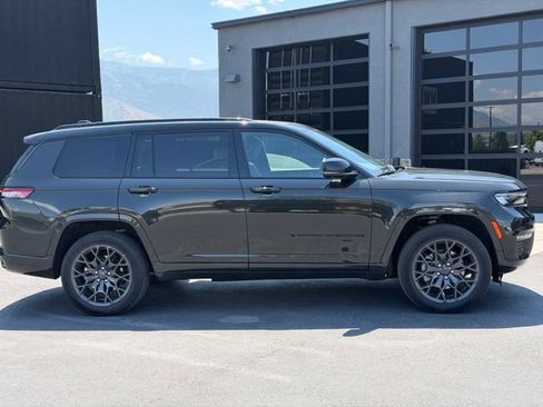Used 2023 Jeep Grand Cherokee L Summit w/ High Altitude Package AWD/4WD image 3