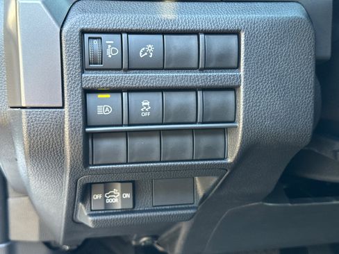 Certified 2025 Toyota Tacoma SR5 image 28