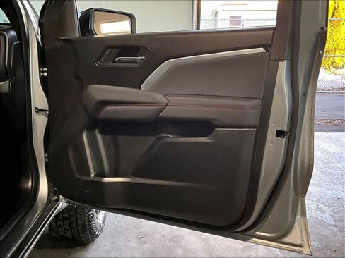 Used 2024 Chevrolet Colorado Z71 w/ Z71 Convenience Package 2 image 12