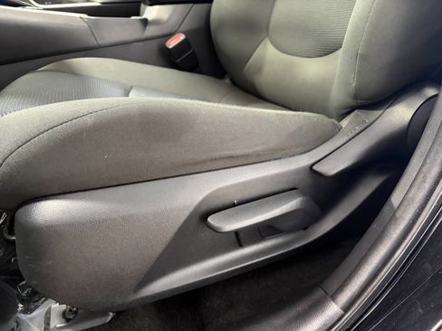 Used 2021 Toyota RAV4 LE image 14