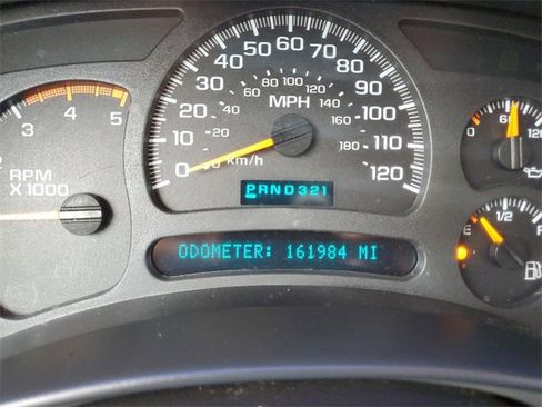 Used 2003 GMC Sierra 2500 SLE w/ Skid Plate Package image 9
