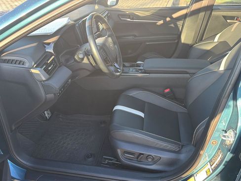 Certified 2025 Toyota Camry SE FWD image 10
