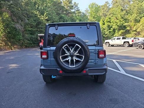 Used 2024 Jeep Wrangler Unlimited w/ Convenience Group AWD/4WD image 6
