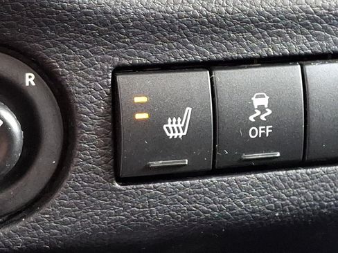 Used 2016 Jeep Wrangler Unlimited Sahara AWD/4WD image 23