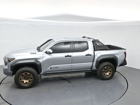 Used 2024 Toyota Tacoma Trailhunter image 61