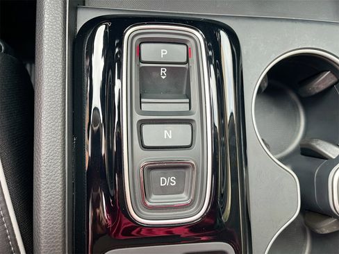 Used 2025 Honda Pilot Elite image 17