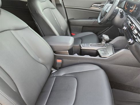 New 2026 Kia Sportage EX w/ EX Panorama Roof Package image 10