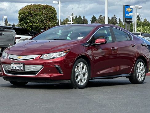 Used 2017 Chevrolet Volt Premier w/ Driver Confidence II Package image 9