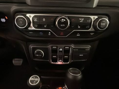 Used 2023 Jeep Wrangler Unlimited w/ Cold Weather Group AWD/4WD image 20