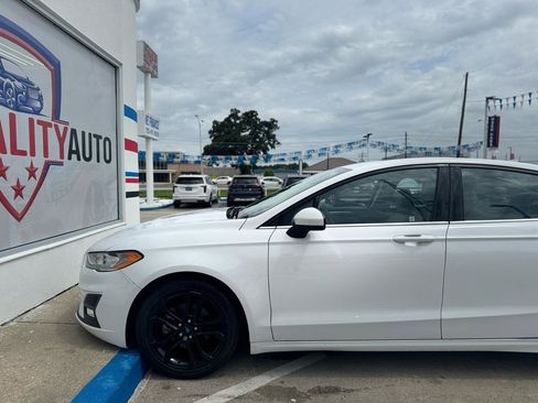 Used 2020 Ford Fusion SE w/ Equipment Group 151A FWD image 26