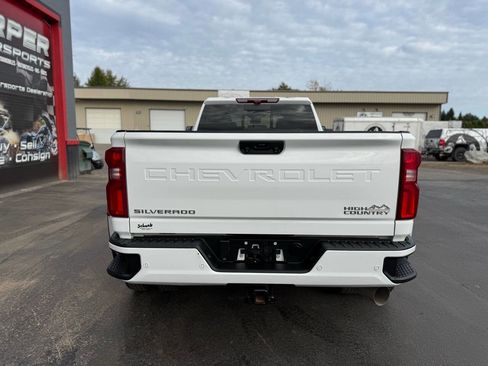 Used 2024 Chevrolet Silverado 3500 High Country w/ Technology Package image 7