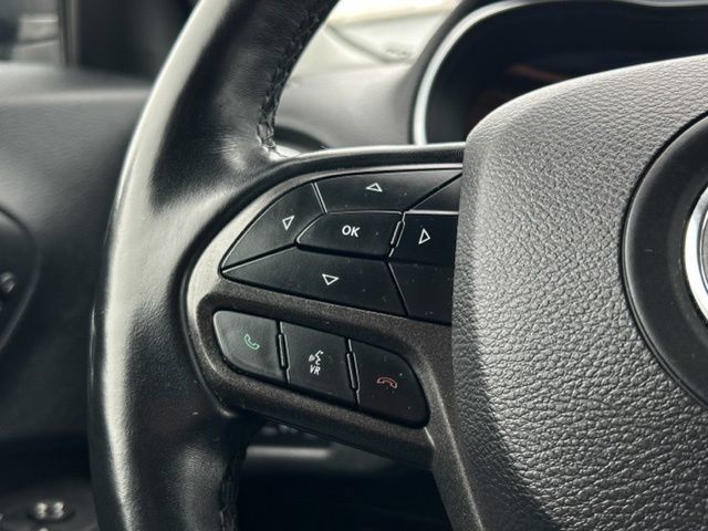 Used 2019 Jeep Cherokee Trailhawk AWD/4WD image 41