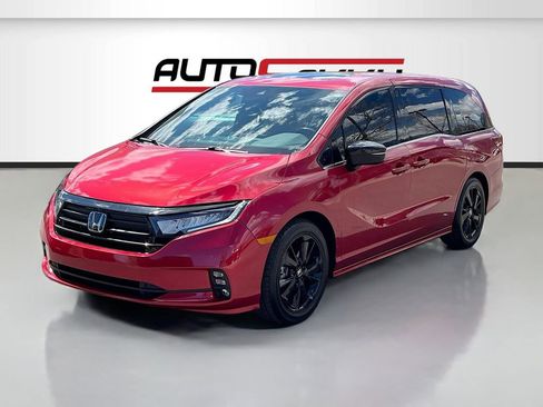 Used 2023 Honda Odyssey Sport image 3