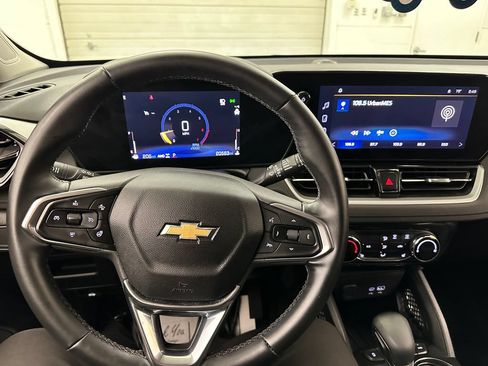Certified 2024 Chevrolet TrailBlazer LT w/ LT Cold Weather Package AWD/4WD image 11
