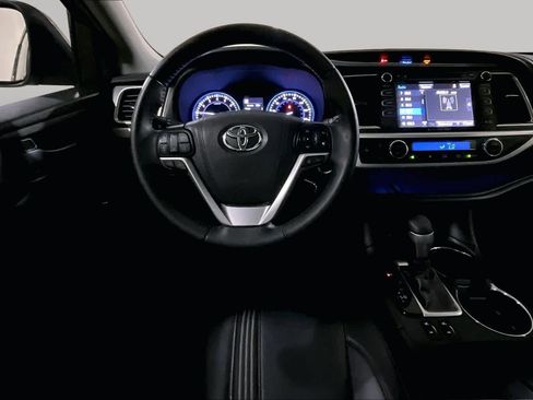 Used 2019 Toyota Highlander SE AWD/4WD image 5