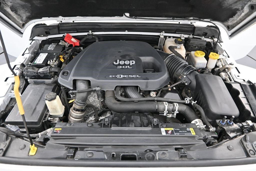 Used 2021 Jeep Wrangler Unlimited Rubicon w/ Dual Top Group AWD/4WD image 14