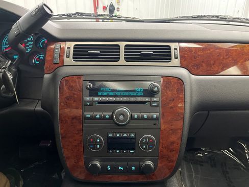 Used 2011 Chevrolet Avalanche LT w/ Luxury Package image 23